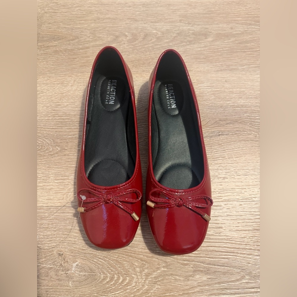 Kenneth Cole Reaction Women's Red Ballet Flats Size9